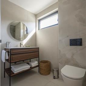 Selection of 5 bedroom seafront villas with pool on Ciovo near Trogir, sleeps 10